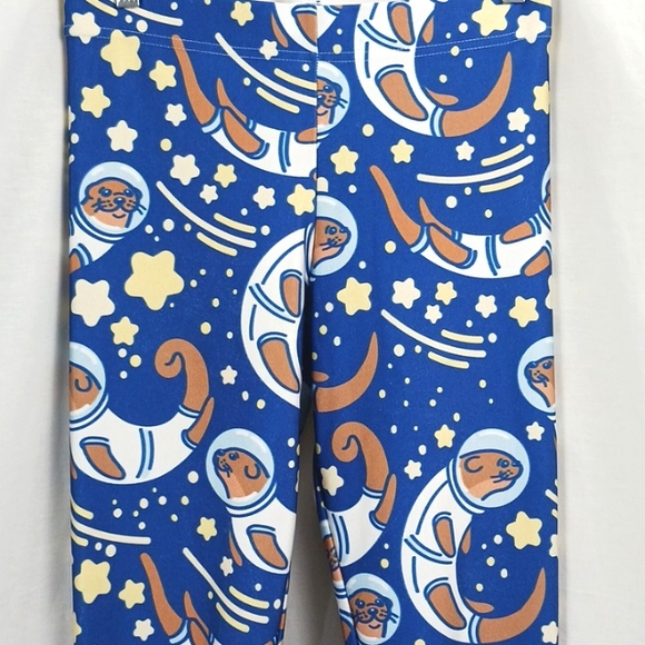 Look Human otter astronaut in space women's Leggings size Medium - Picture 3 of 6